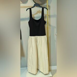 Banana Republic Black and Cream Sleeveless Midi Dress
